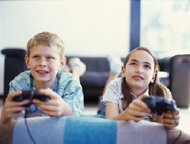 kids playing video games